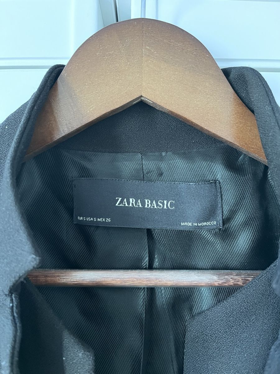 Zara Giacche: Giacca Zara Basic nera elegante – Usato da Lausanne venduto da giu_f5br 1