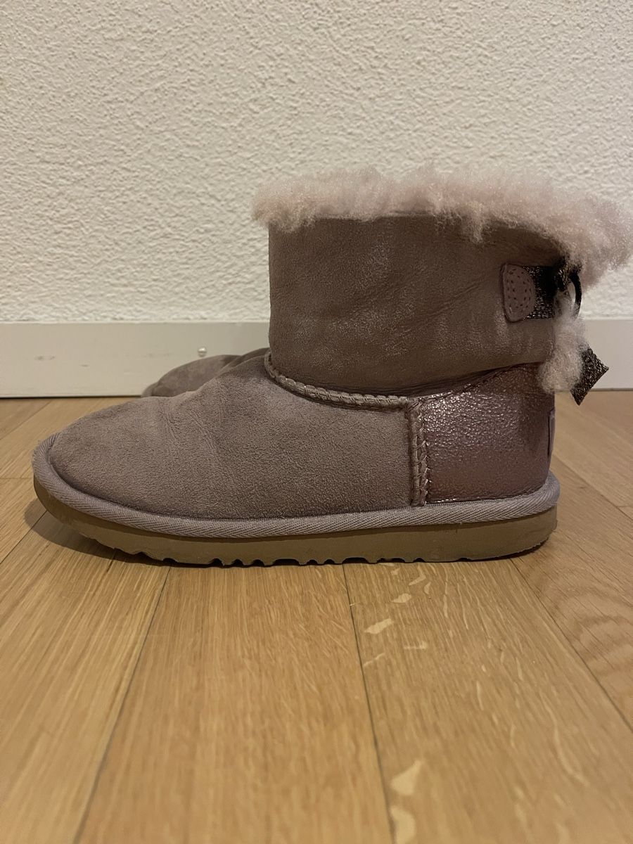 Ugg Scarpe per ragazze: UGG – Usato da Au ZH venduto da Shalima1985 2