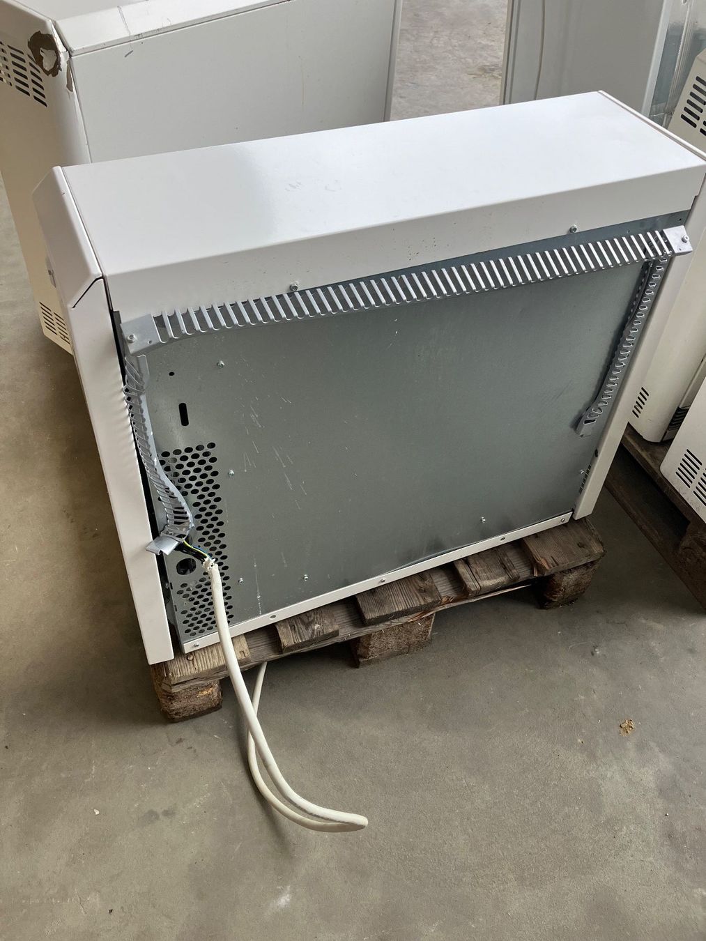 Radiatori: Heizstrahler, Heizgerät 3KW, Dimplex – Usato da Grosswangen venduto da werkstatt6022 2