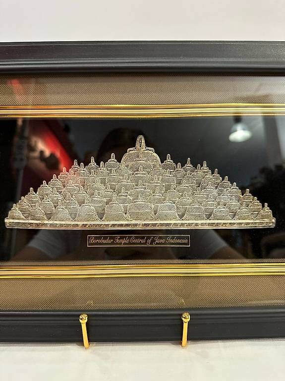Poster & Bilder: Reliefbild "Borobudur Temple" aus Java, Indonesien 41 x 24 c – Gebraucht aus Obernau von Arche_Noah_Brocki 2