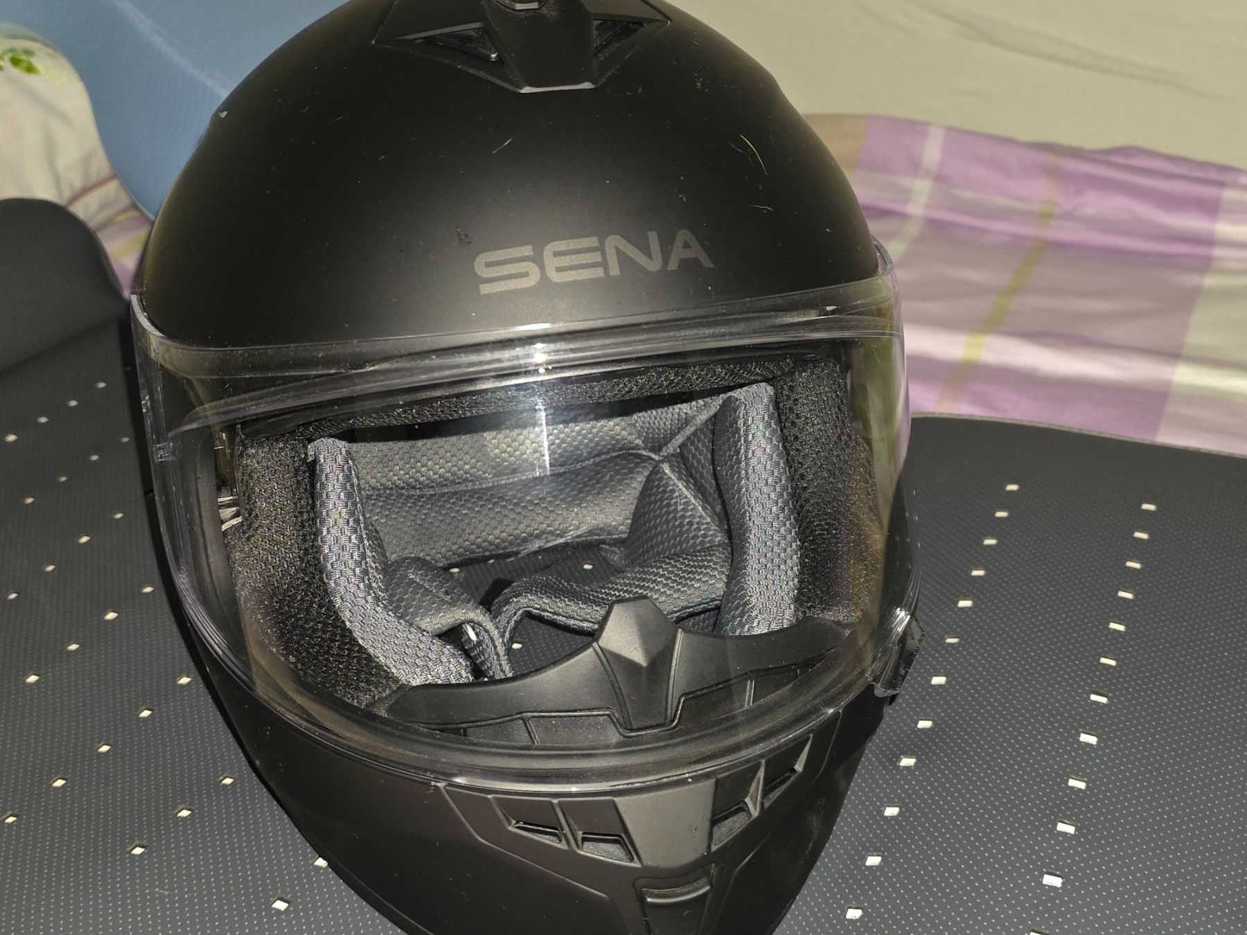 Sena Helme & Visiere: Sena Motorradhelm OutRide mit integrierte Bluetooth Intercom – Gebraucht aus Trüllikon von eppi77