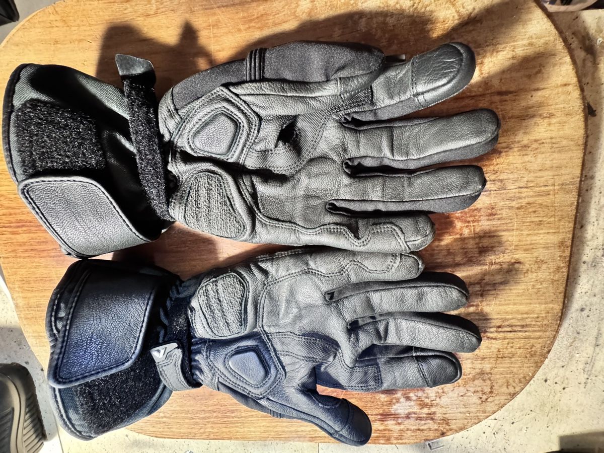 Guanti & manicotti: Vanucci Waterproof Motorcycle Gloves - Size L - Perfect! – Usato da bassersdorf venduto da Norbert35 1