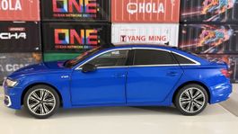 Audi A6 L Limousine blau  mit Licht & Hupe via Steuerrad