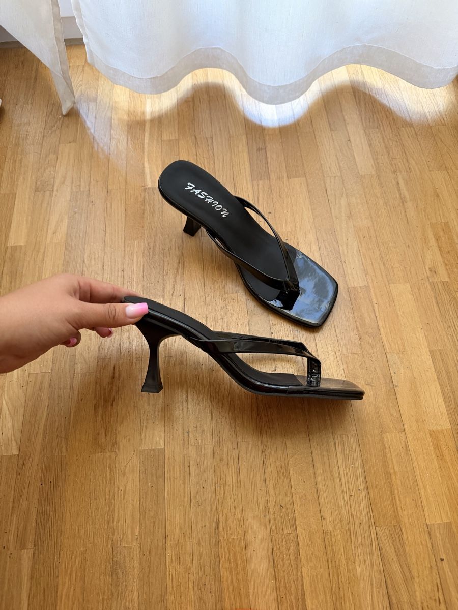 Scarpe da uomo: Escarpins tong noir  – Nuovo e nell'imballaggio originale da Le Lignon venduto da Ana2831