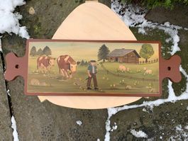 schön bemaltes Holzbrett aus dem Berner Oberland