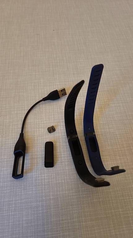Armbänder & -reifen: Fitbit Flex inkl. 2 Armbänder – Gebraucht aus Bern von wade99