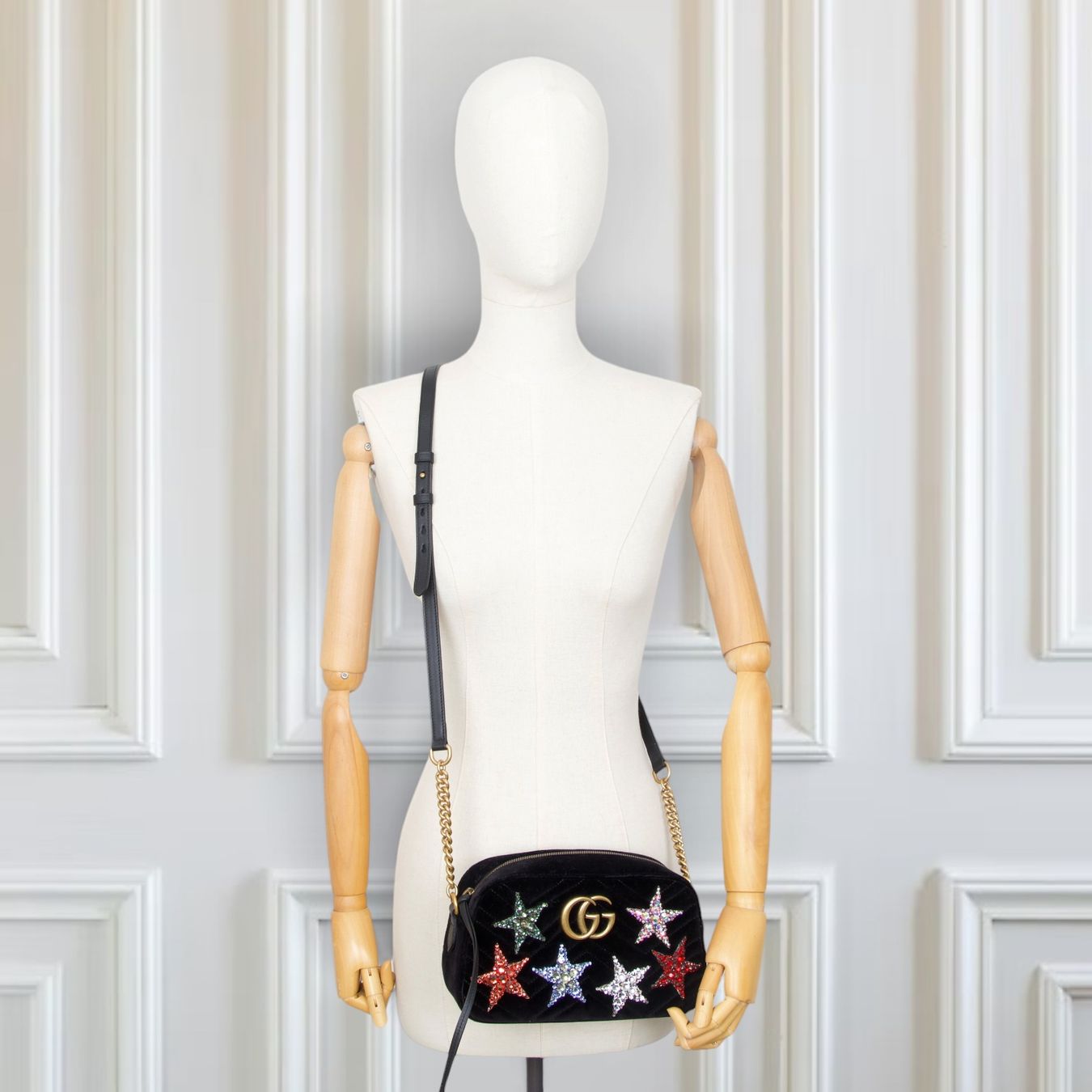 Gucci Taschen für Damen: Gucci Marmont Camera bag Samt m. Sternen – Gebraucht aus Binningen von Designerlabels 1