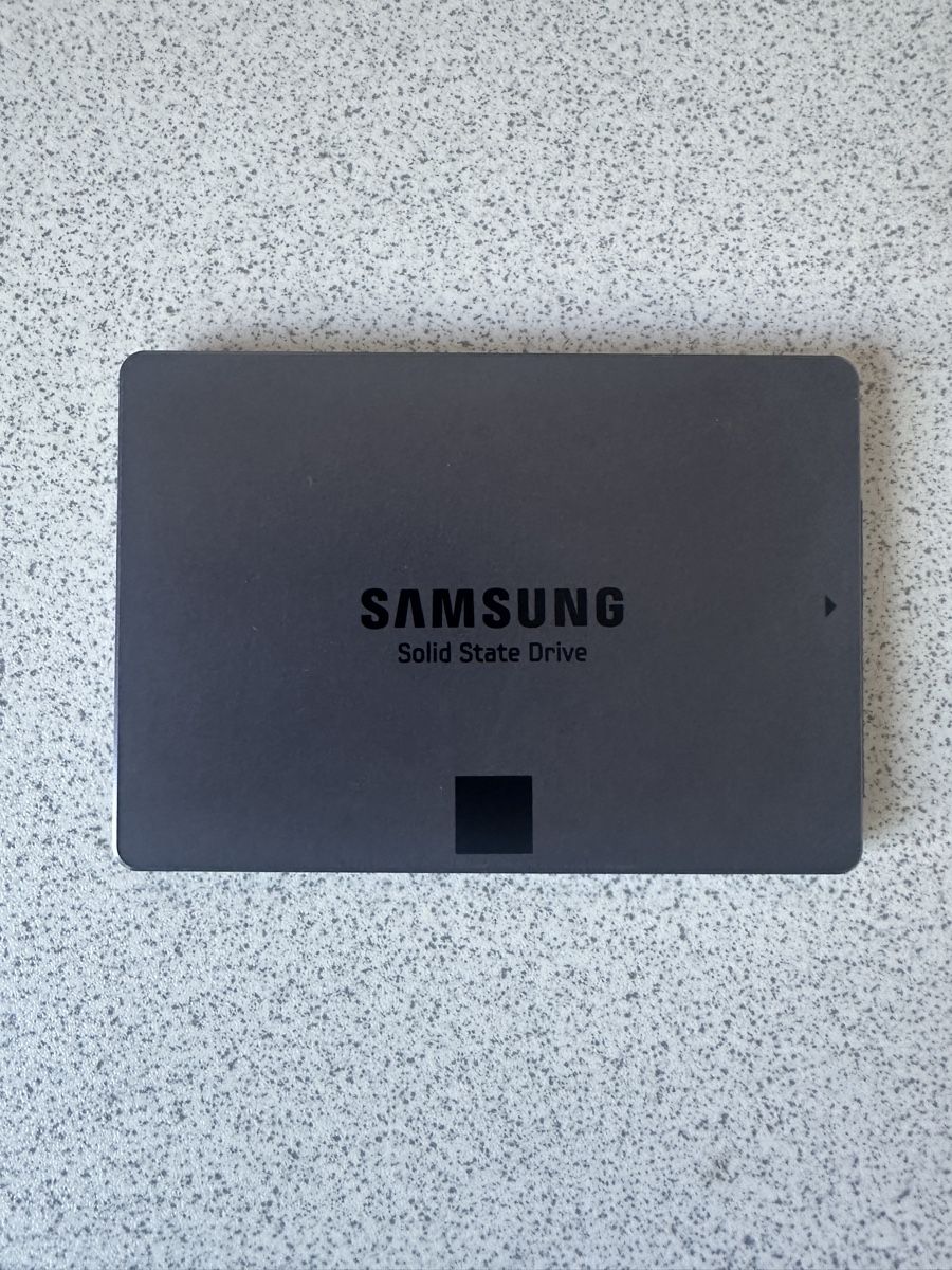 Samsung Dischi rigidi: Samsung SSD 840 EVO 250GB – Usato da Amriswil venduto da Rederic7