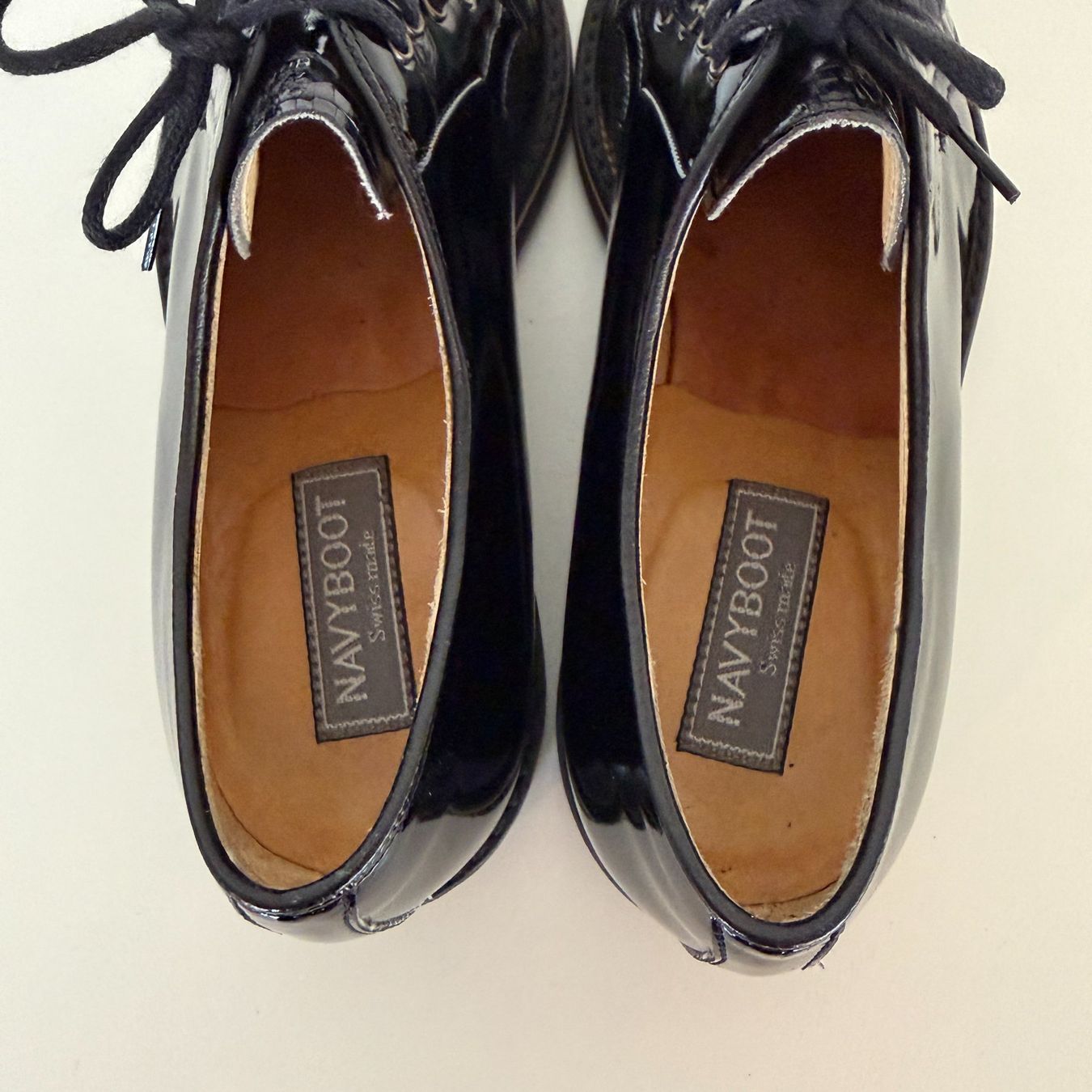 Navyboot Scarpe da donna: Navyboot Damen Schuhe Lackleder Grösse 38.5 schwarz – Nuovo (secondo la descrizione) da Balzers venduto da dassandro 5