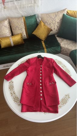 Roter Blazer mit silbernen Knöpfen Größe M/L