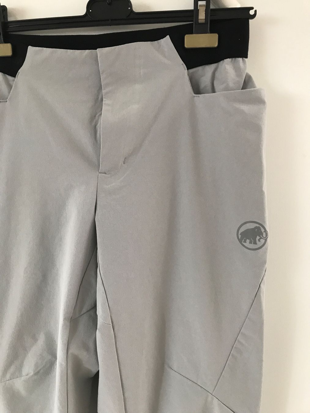 Mammut Pantaloni: MAMMUT Hose in Hellgrau EU38 – Usato da Glattfelden venduto da Danshari 1