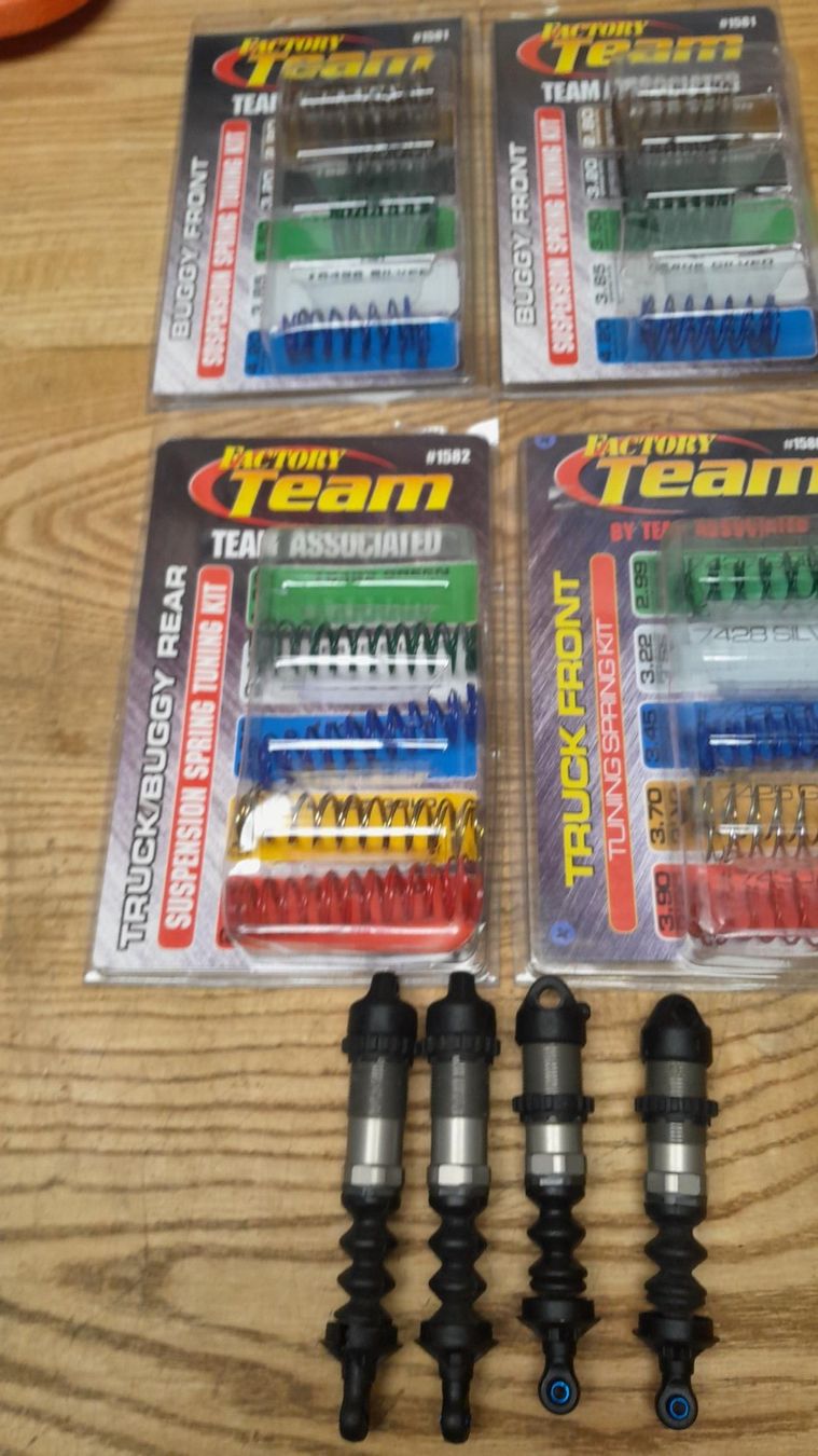 Modellismo RC: Team Associated RC Stossdämpfer mit div. Federn – Usato da Mollis venduto da Pela0 1