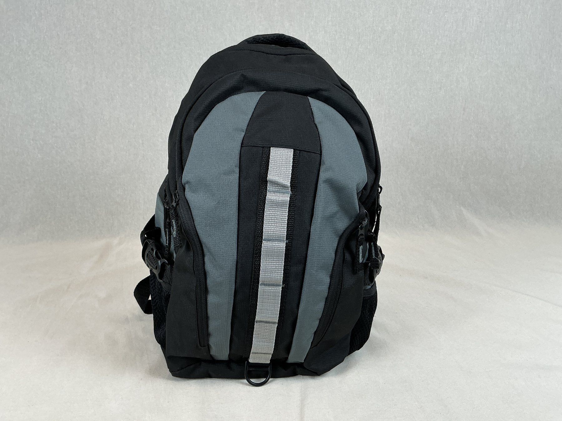 Rucksäcke: RUCKSACK schwarz - grau – Gebraucht aus Richterswil von Restwert_Richterswil 1