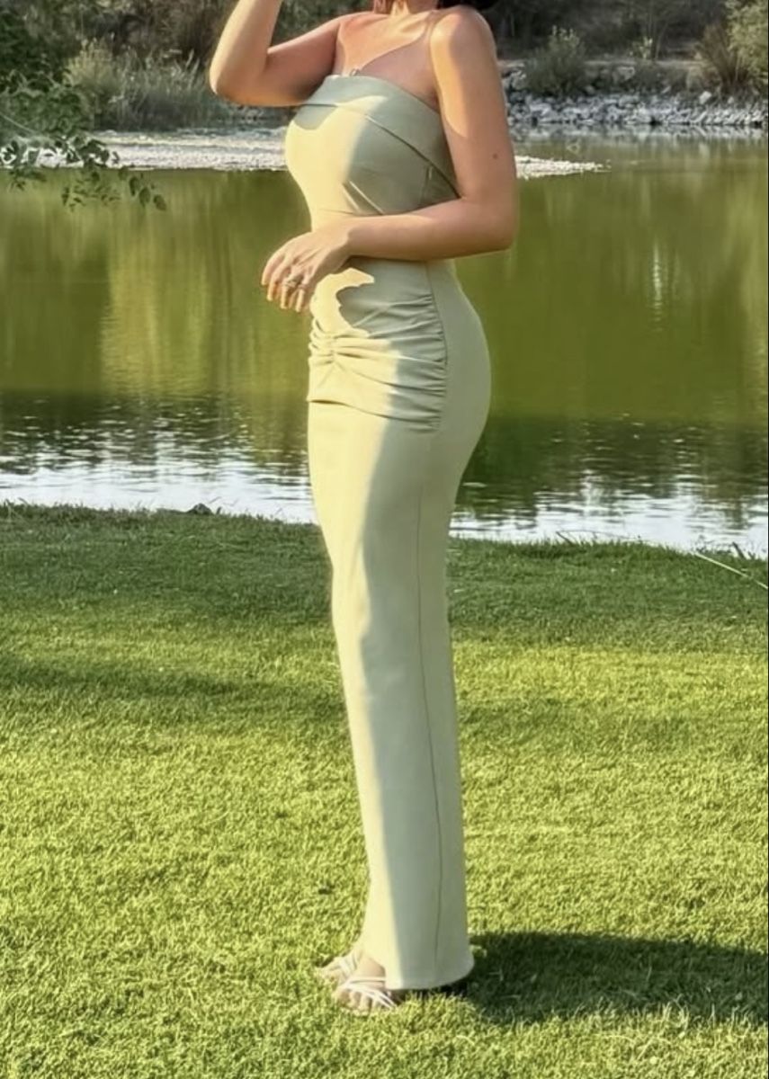 Kleider: Robe longue, couleur olive, taille 34 – Neu (gemäss Beschreibung) aus Geroldswil von MeganeMegane 1