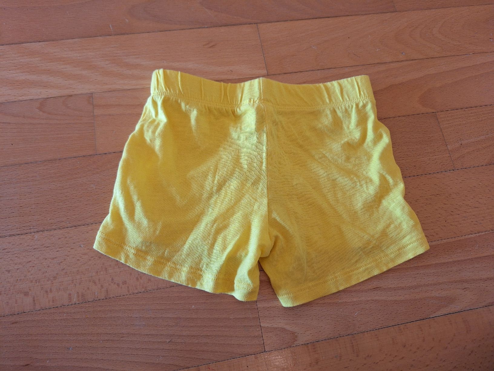 Benetton Hosen: Shorts von Benetton in Gr. 92 – Gebraucht aus Oberrieden von man_tky9 1