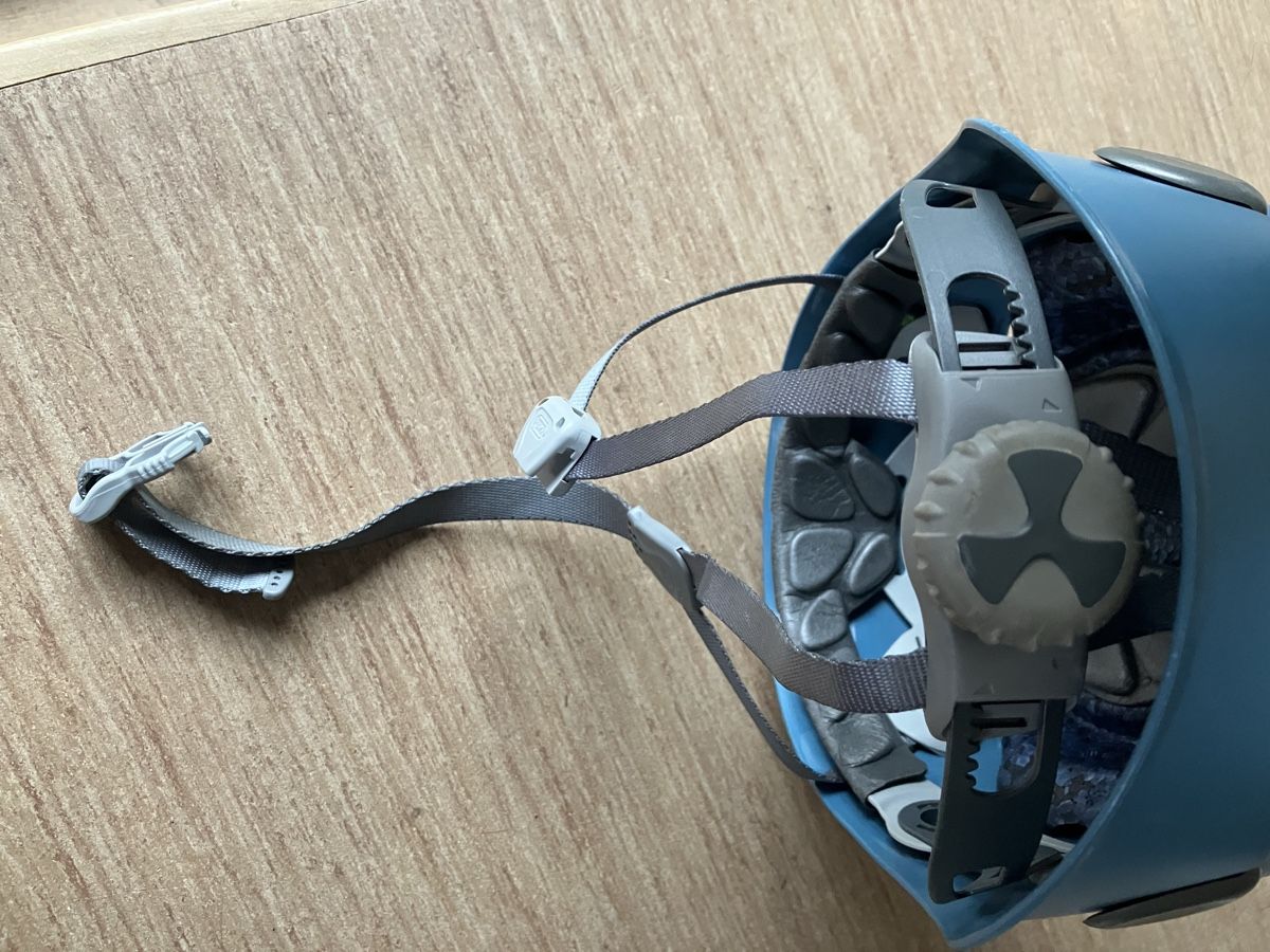 Petzl Caschi: KletterHelm – Usato da Kriens venduto da SueCardo 3