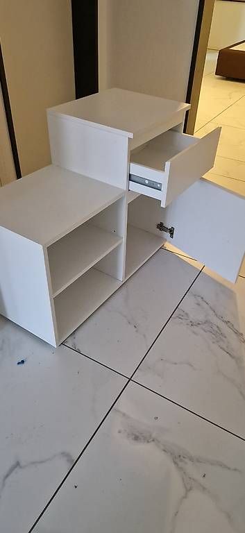 Guardaroba: Garderobe Shark Dekor weiss matt – Usato da Romanshorn venduto da fag_gnd6 1