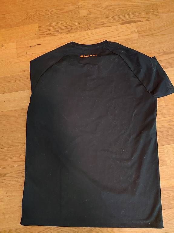 T-shirt: T-shirt Mammut – Usato da Kerns venduto da truffere 1