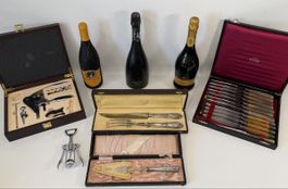     Dekoratives Vintage Konvolut mit Messerkasten & Weinset