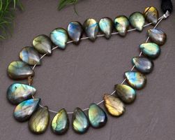 Cabochon Set L-4185 – Multifire Labradorit 22 Stück 95 Karat
