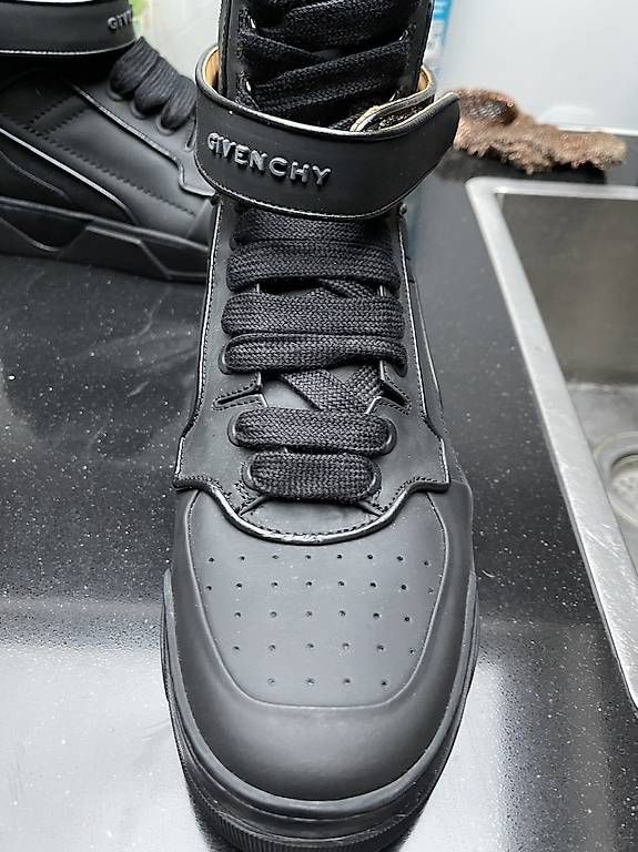Scarpe da uomo: Givenchy Sneaker – Usato da Goldau venduto da locherrogerio 4