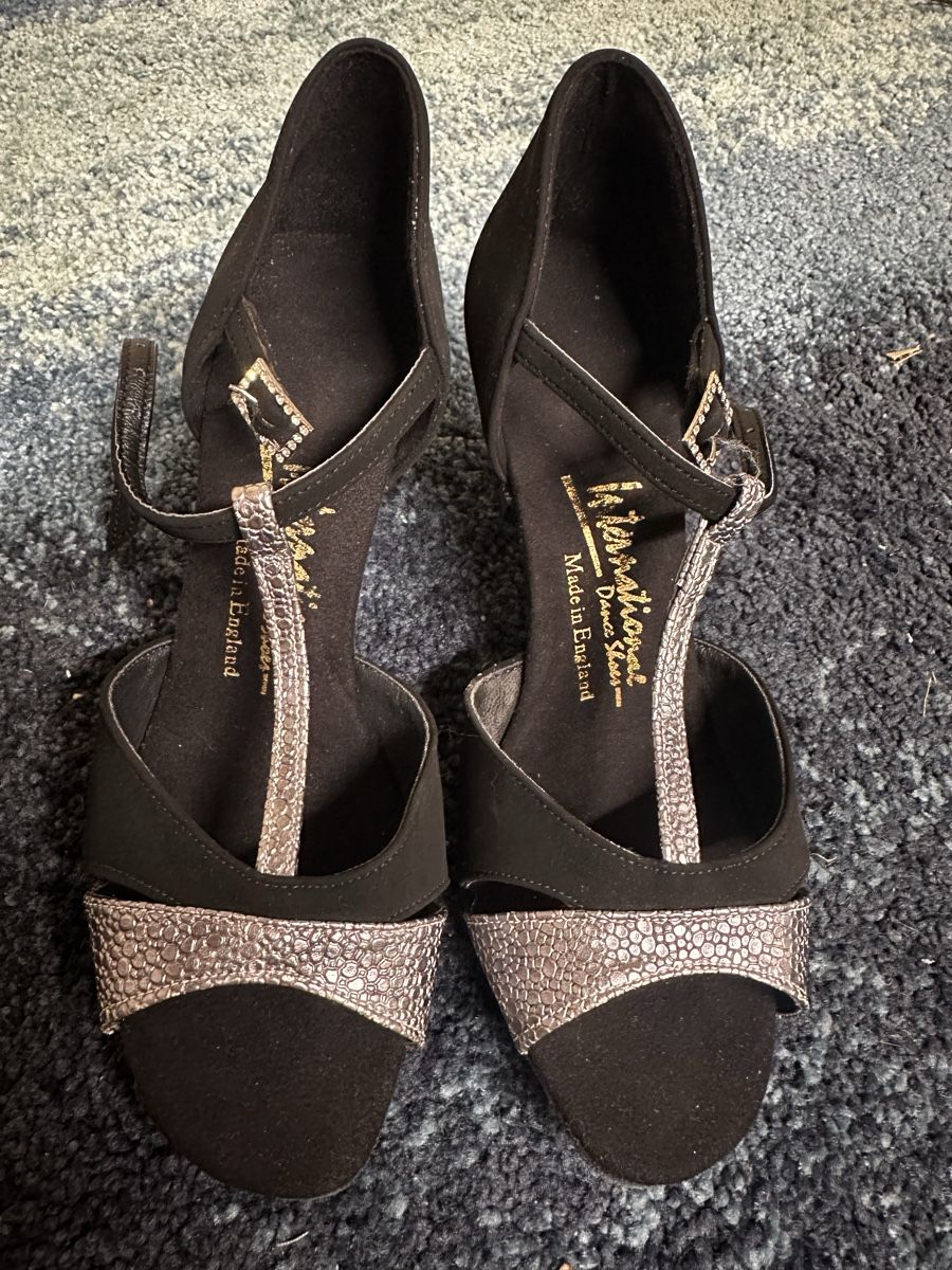 Scarpe da donna: Tanzschuh- Leder – Usato da Hausen AG venduto da Nah5yj