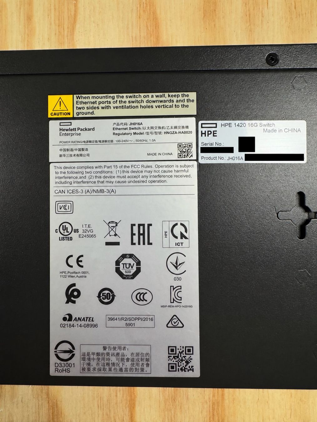 Hewlett Packard Hub & Switch: HP JH016A Switch inkl. 1-HE Rackmount-Kit – Usato da Steinhausen venduto da Schuwies 3