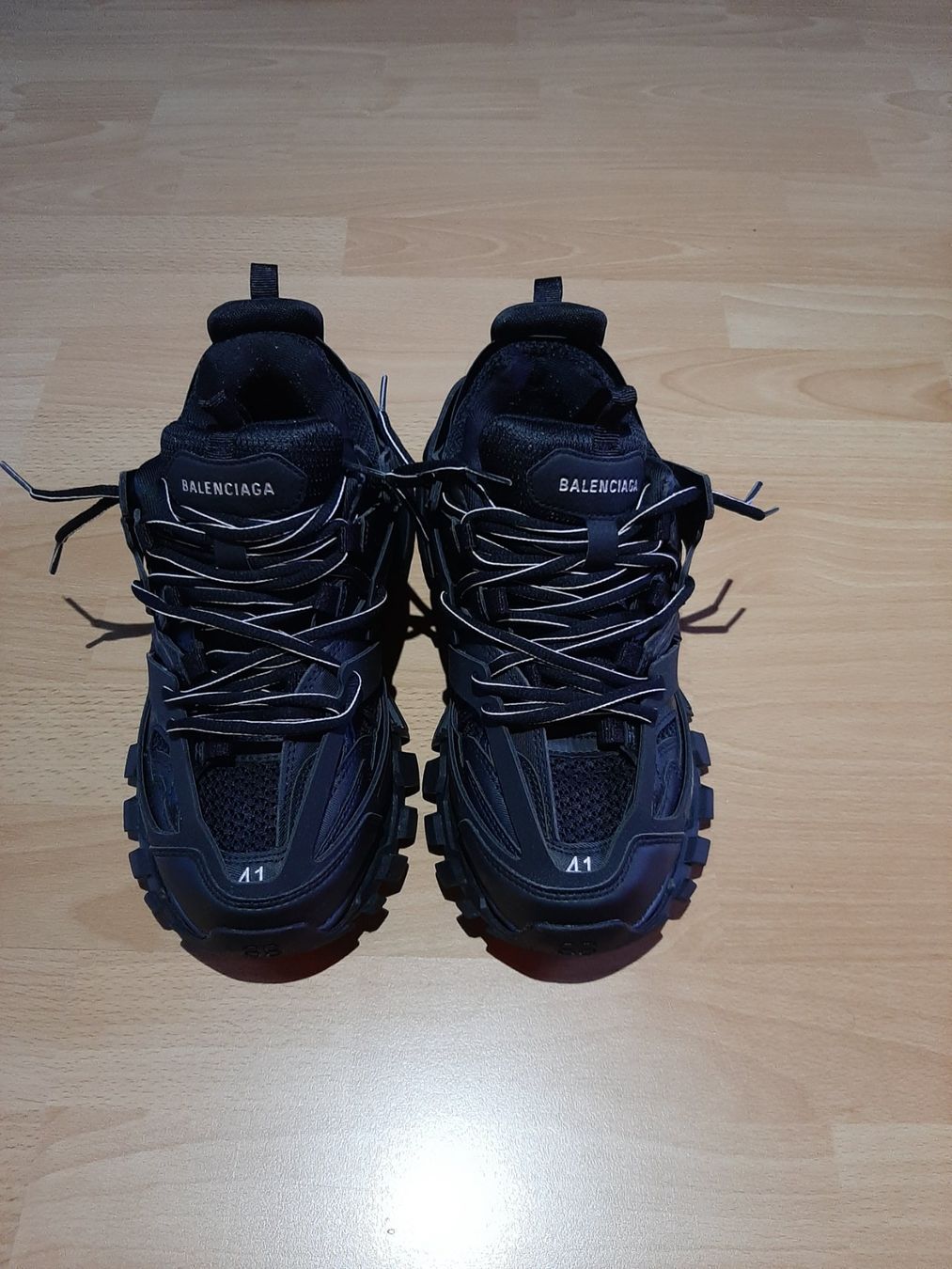 Chaussures hommes: Laufschuhe-Sneakers Gr.41 – Neuf (Voir description) à Schwanden GL par Andy-74