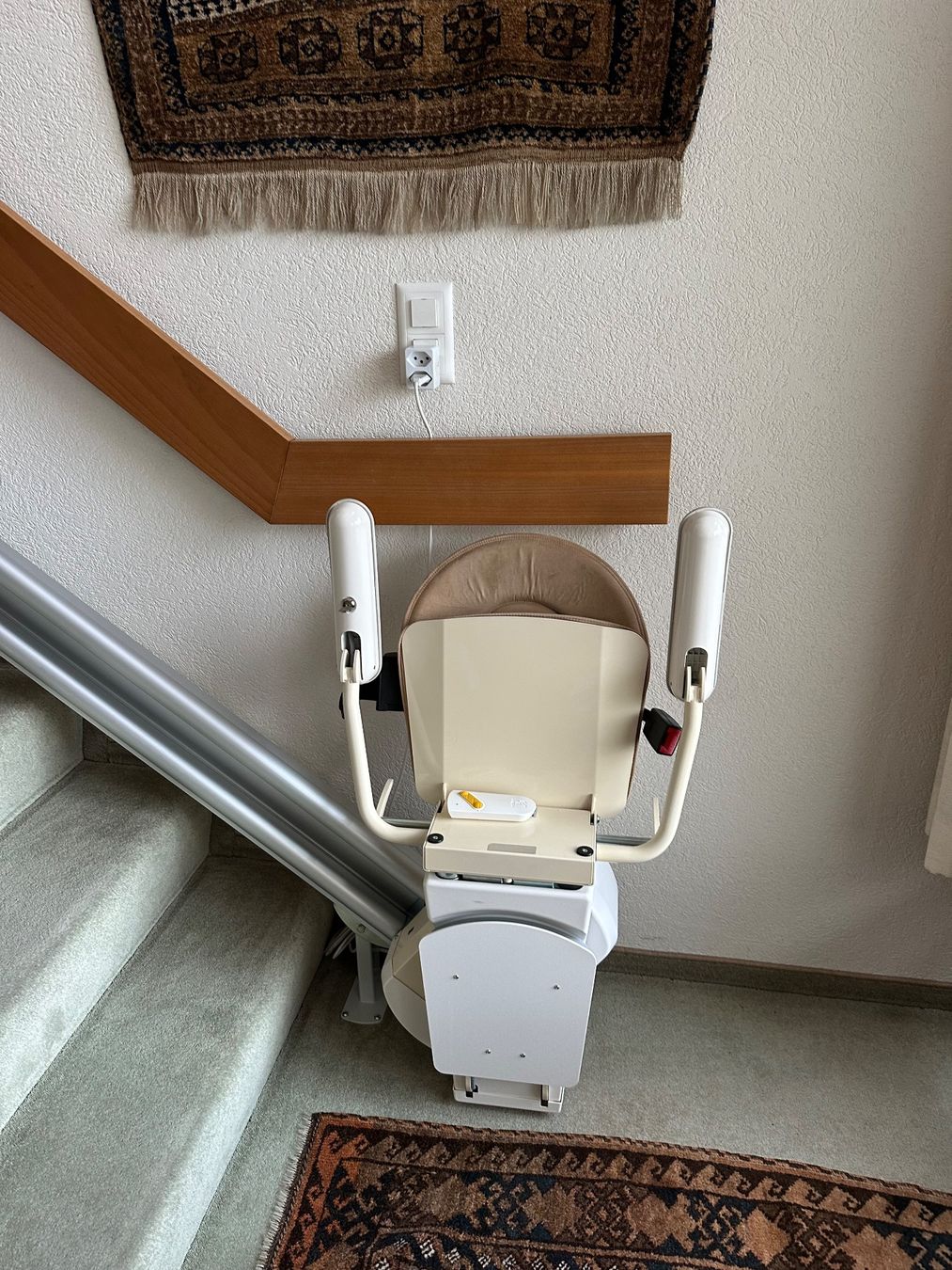 Scale: Treppenlift, über eine Etage, Högg – Usato da Moerschwil venduto da Corsica61 1