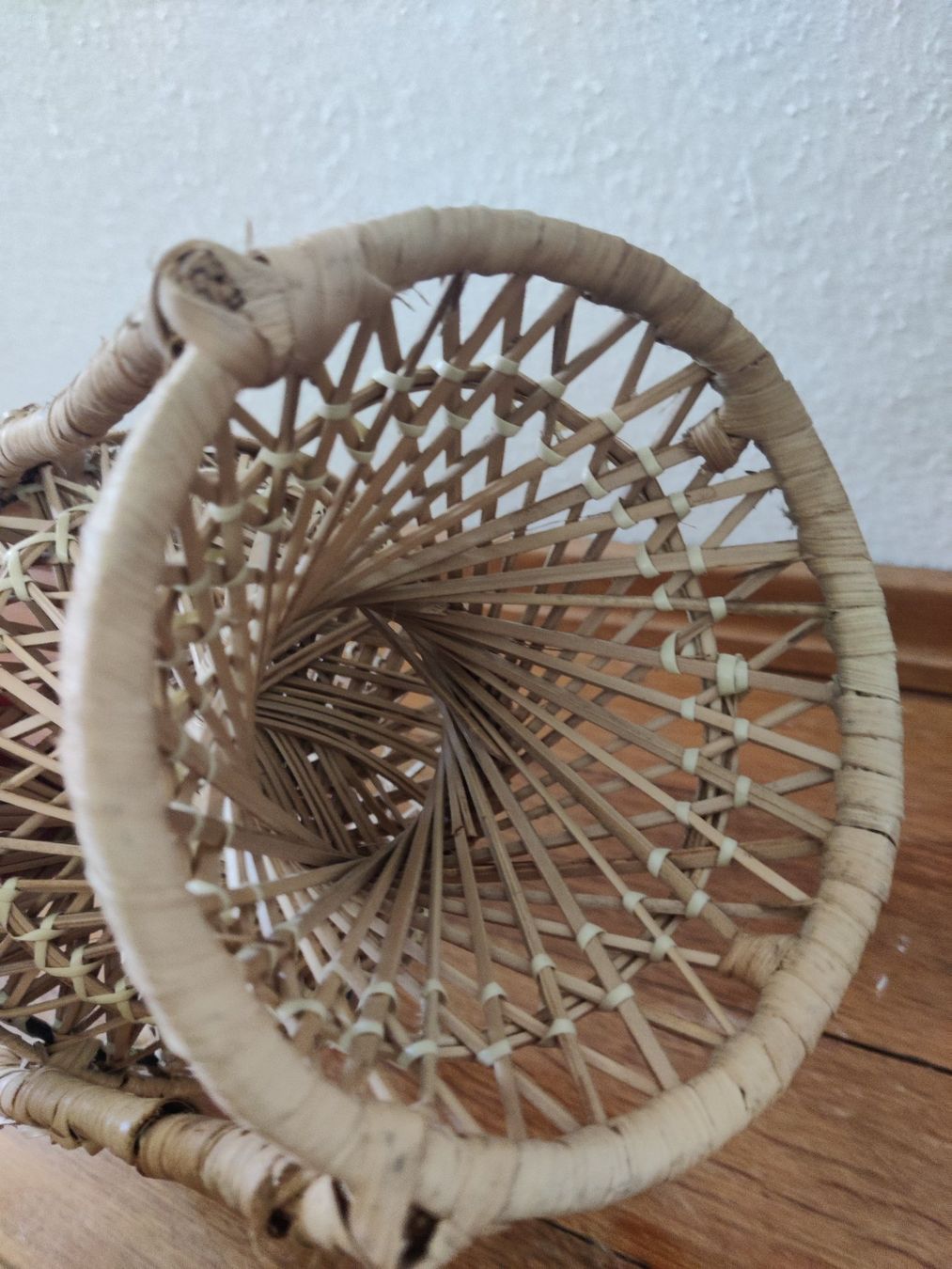 Tutte le decorazioni: Deko Pfauen- Rattensessel oder Thron /  Höhe 45cm – Usato da Muttenz venduto da IkaSul 3
