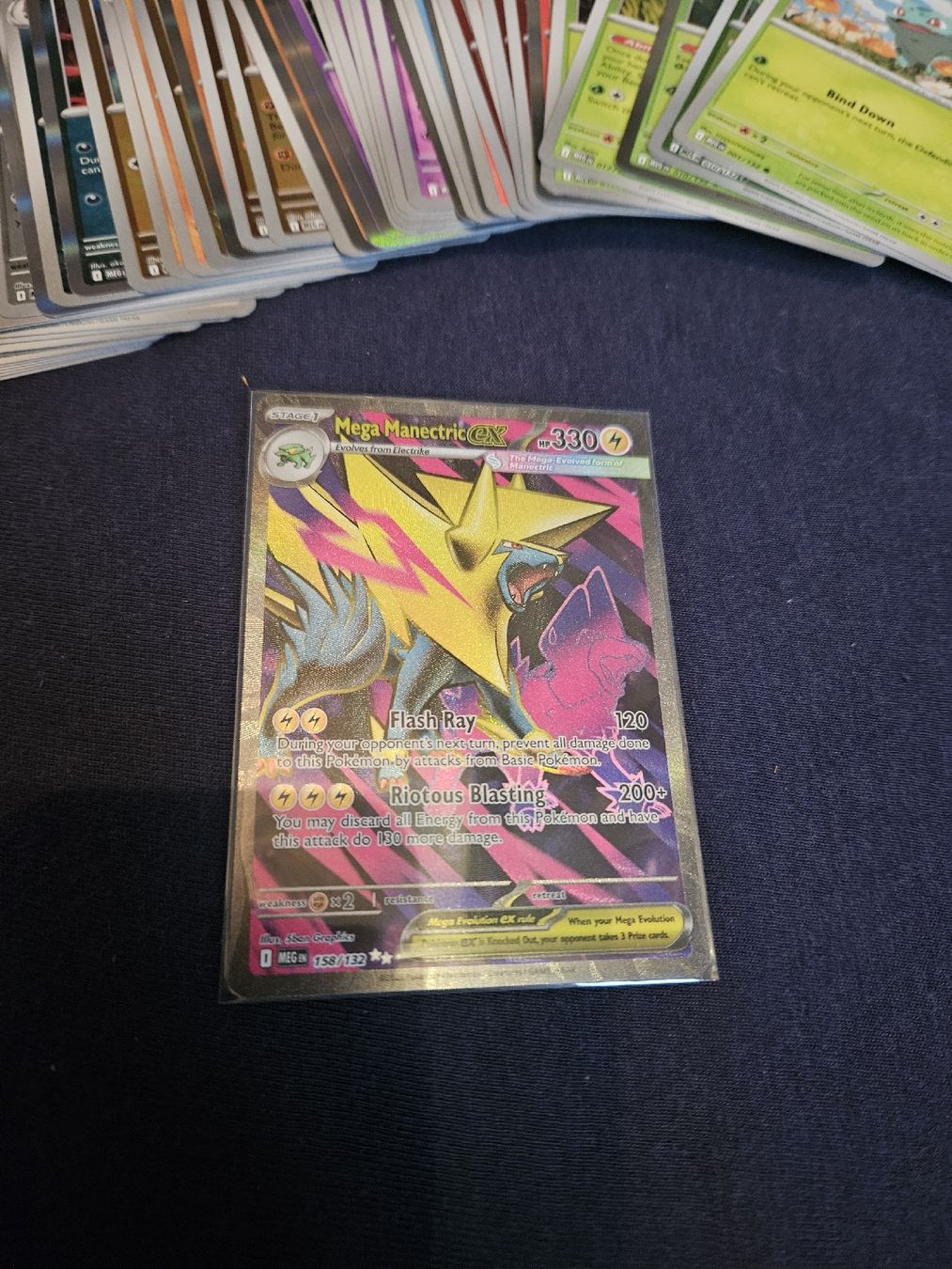 Pokémon Cartes à collectionner: 100 Pokemon Karten / Mega Manectric ex – Neuf (Voir description) à Zürich par pintolino 2