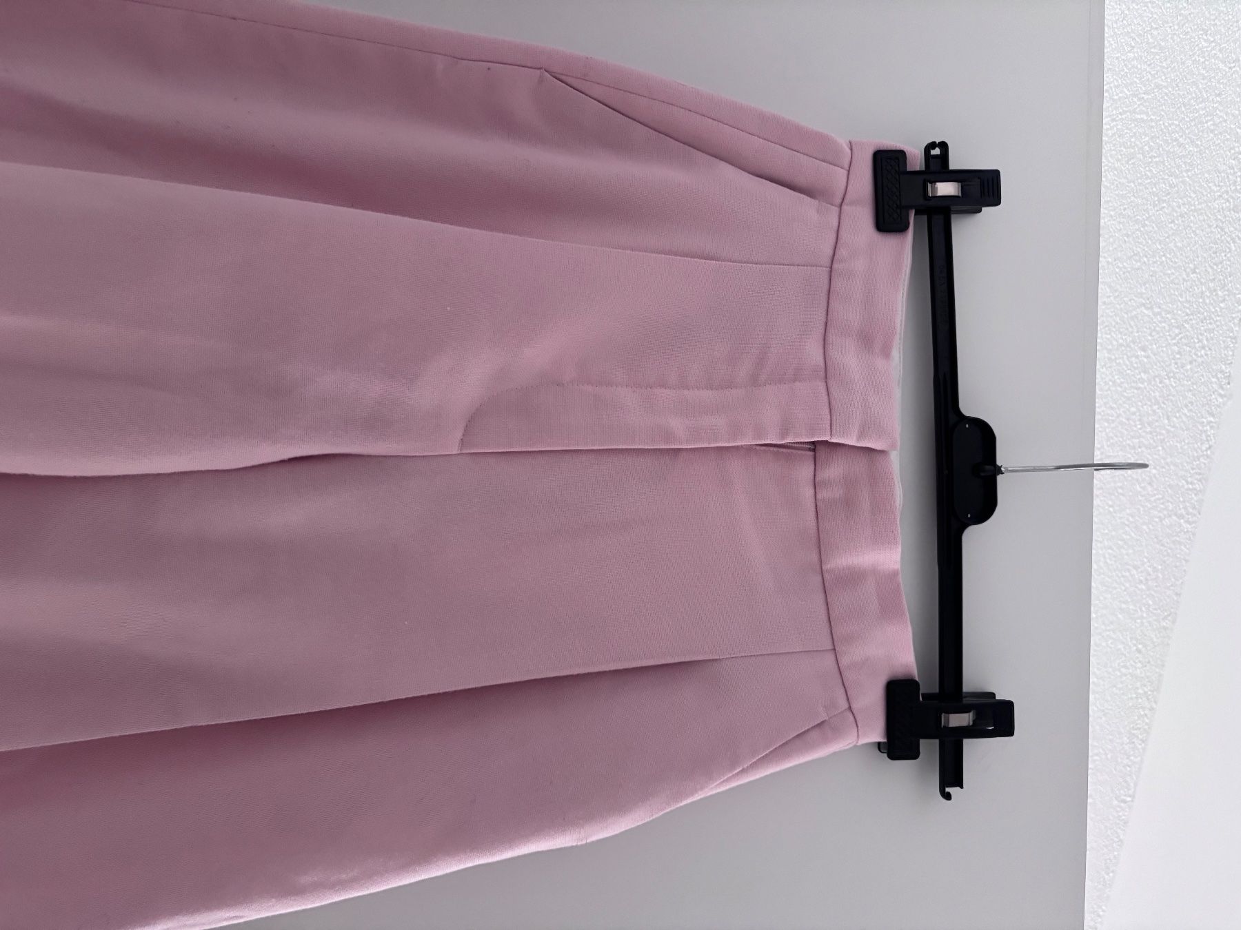 Sandro Pantaloni: Sandro Paris rosa Stoffhose – Usato da Winznau venduto da Lauralavera1 1
