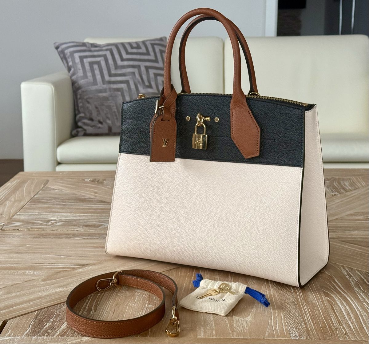 Louis Vuitton Borse da donna: Louis Vuitton Handtasche, City Steamer MM – Nuovo e nell'imballaggio originale da Madetswil venduto da henri154 2