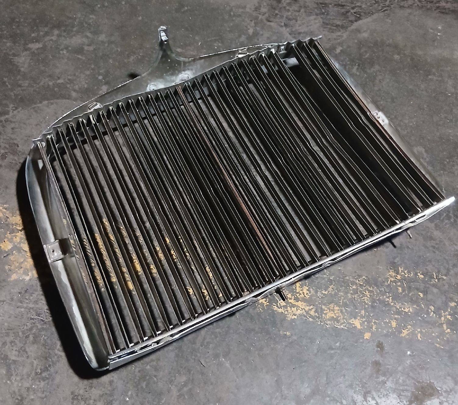 Jaguar Tutti pezzi di ricambio auto: Calandre Jaguar MK10 – Usato da la heutte venduto da Auto-stock 2