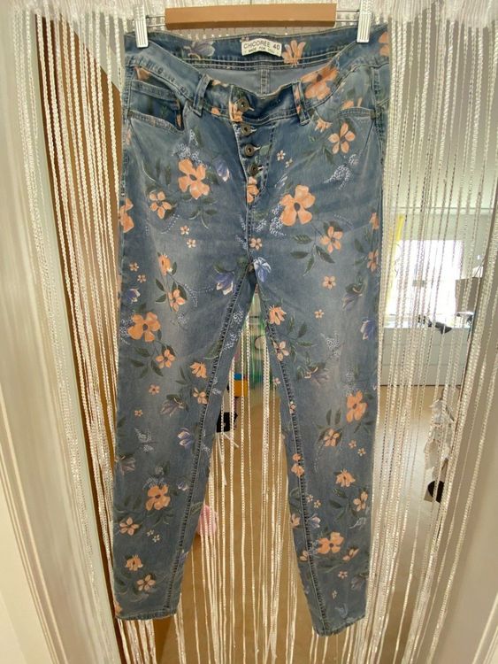 Wunderschne Jeans Mit Blumen Bild
