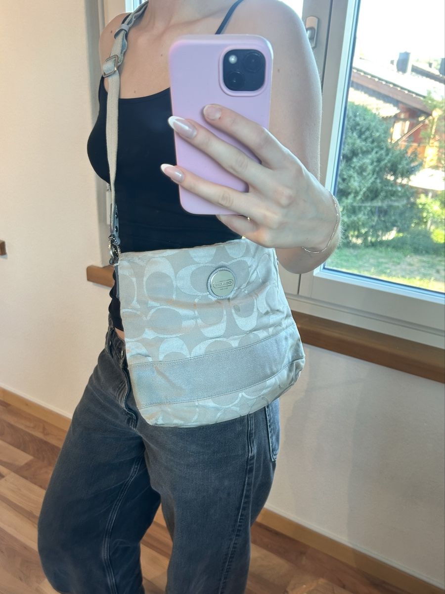 Coach Borse da donna: vintage coach shoulder bag monogram grey  – Usato da Dietlikon venduto da leaaasells 4