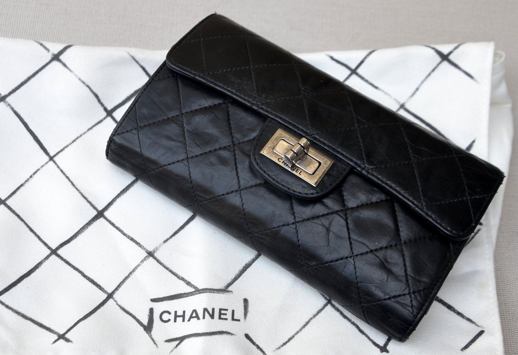 Chanel Portamonete: Portefeuille Chanel Wallet – Usato da Collonges venduto da Auganien