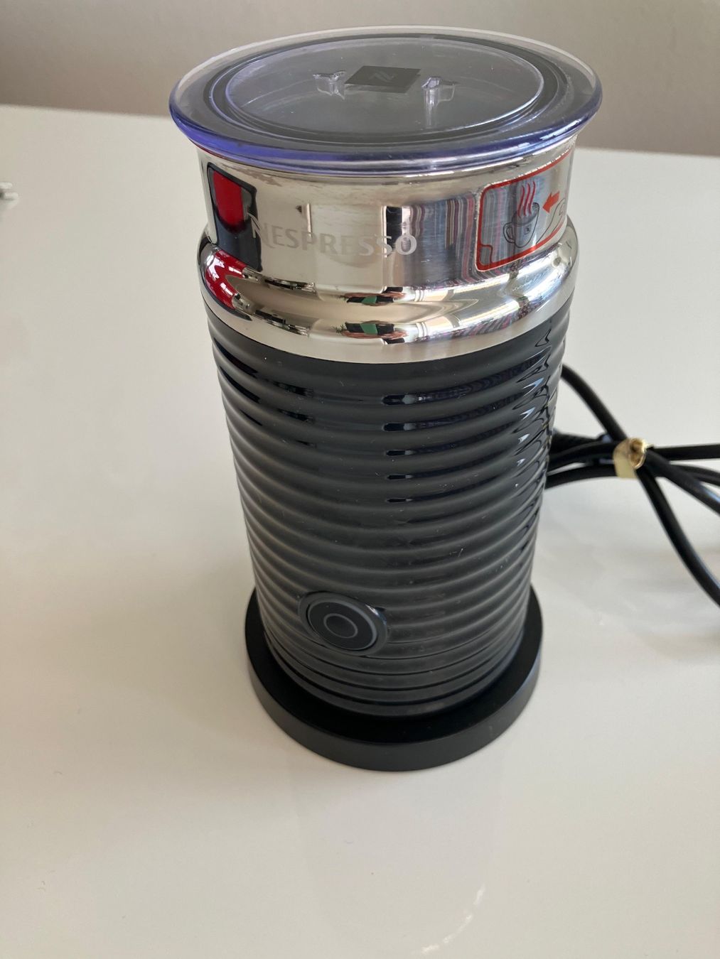 Nespresso Kaffeemaschinen & Espressomaschinen: Nespresso Kaffeemaschine mit Milchschäumer – Gebraucht aus KUESNACHT ZH von Christine_6 4