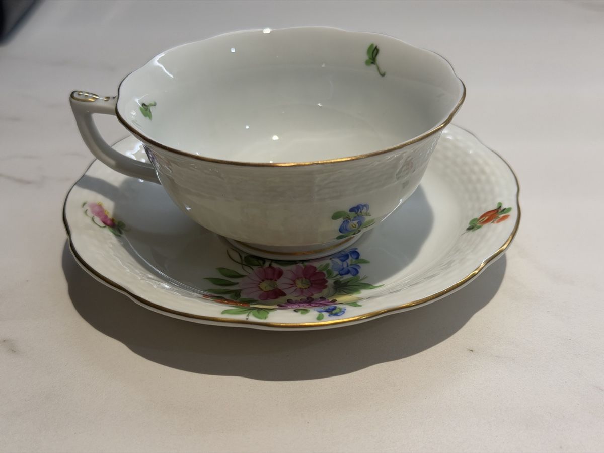 Herend Tazze: Herend Teetasse mit Untertasse Blumen – Usato da Ottoberg venduto da nic_5sdw 3