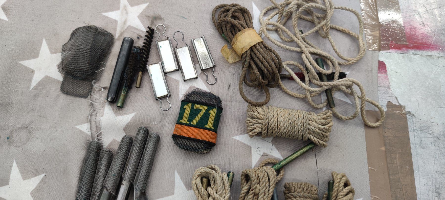 Kletterausrüstungen: PUTZZEUG MATERIEL ARMEE CH – Gebraucht aus Cama von anto_a 3