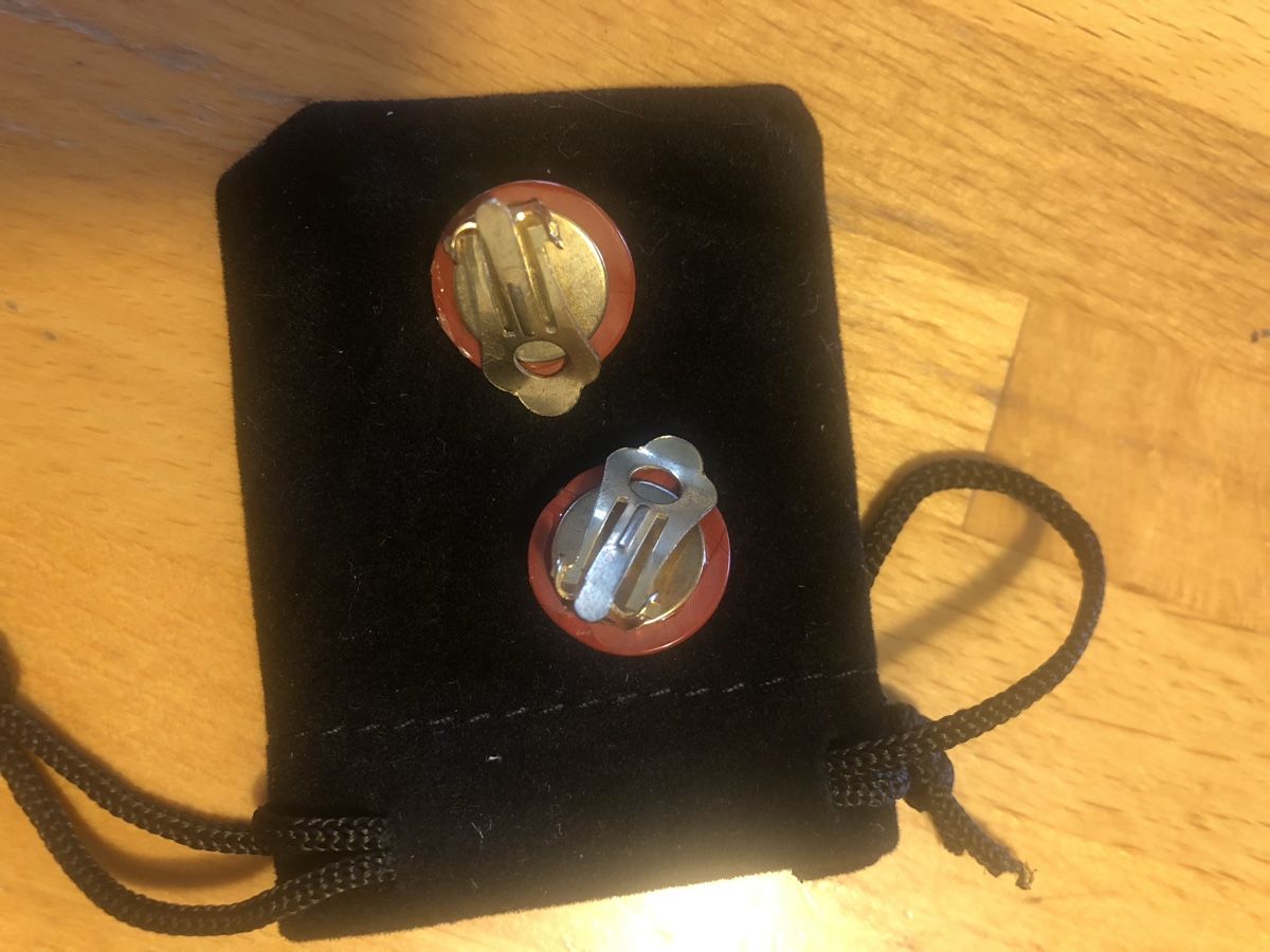Ohrringe & -stecker: Vintage Ohrclips mit rotem Stein – Gebraucht aus Chêne-Bourg von sienna8245 2