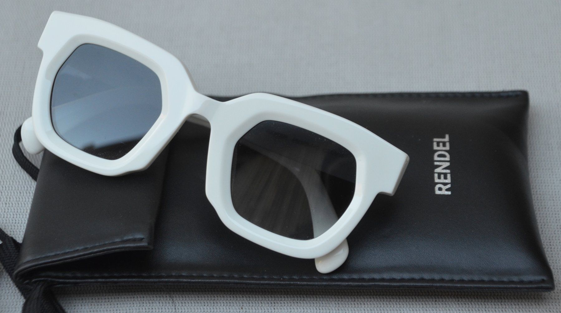 Versace Lunettes & Verres: Rendel Ginger Sonnenbrille / lunettes de soleil – D'occasion à Collonges par arashee 2
