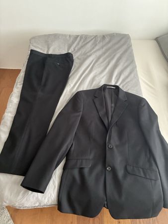 Herren Anzug schwarz Grösse R40/34 guter Zustand