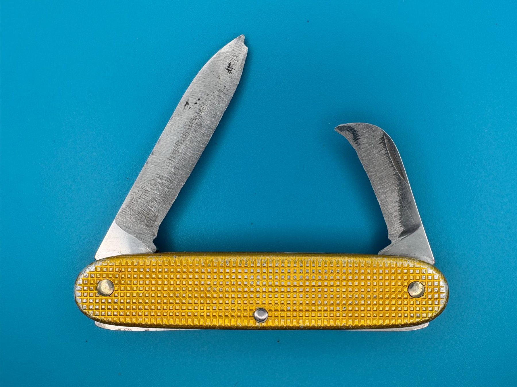 Victorinox Taschenmesser: Stark genutztes Bugnard Alox Victorinox – Gebraucht aus Elgg von Jo_Naj 1