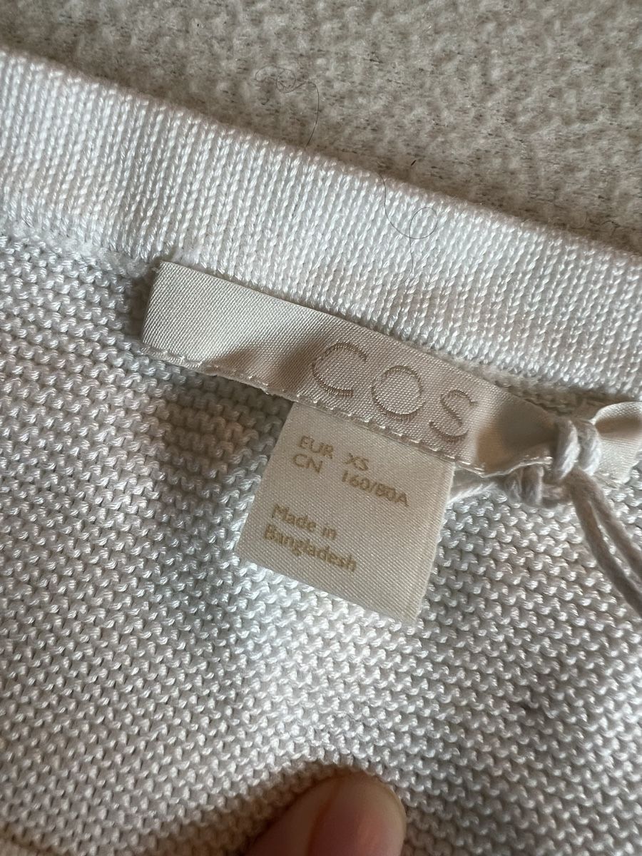 Cos Maglioni & Felpe: New tag Cos white sweater size Xs – Nuovo e nell'imballaggio originale da Zürich venduto da dor_9l9g 1