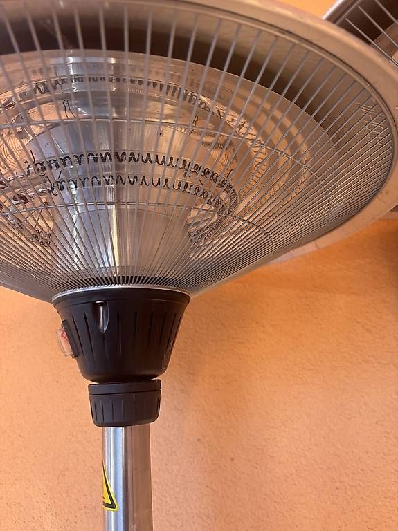 Lampen: 2 Funghi riscaldante  – Gebraucht aus Vezia von bot_9pd5 2