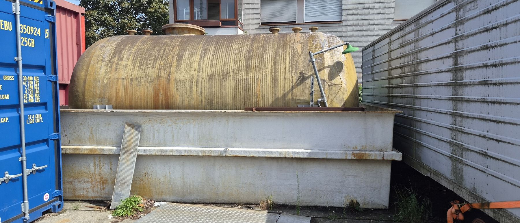 Accessori per altri veicoli: Lagertank 20m3 mit Auffangwanne – Usato da Hombrechtikon venduto da Dutti85