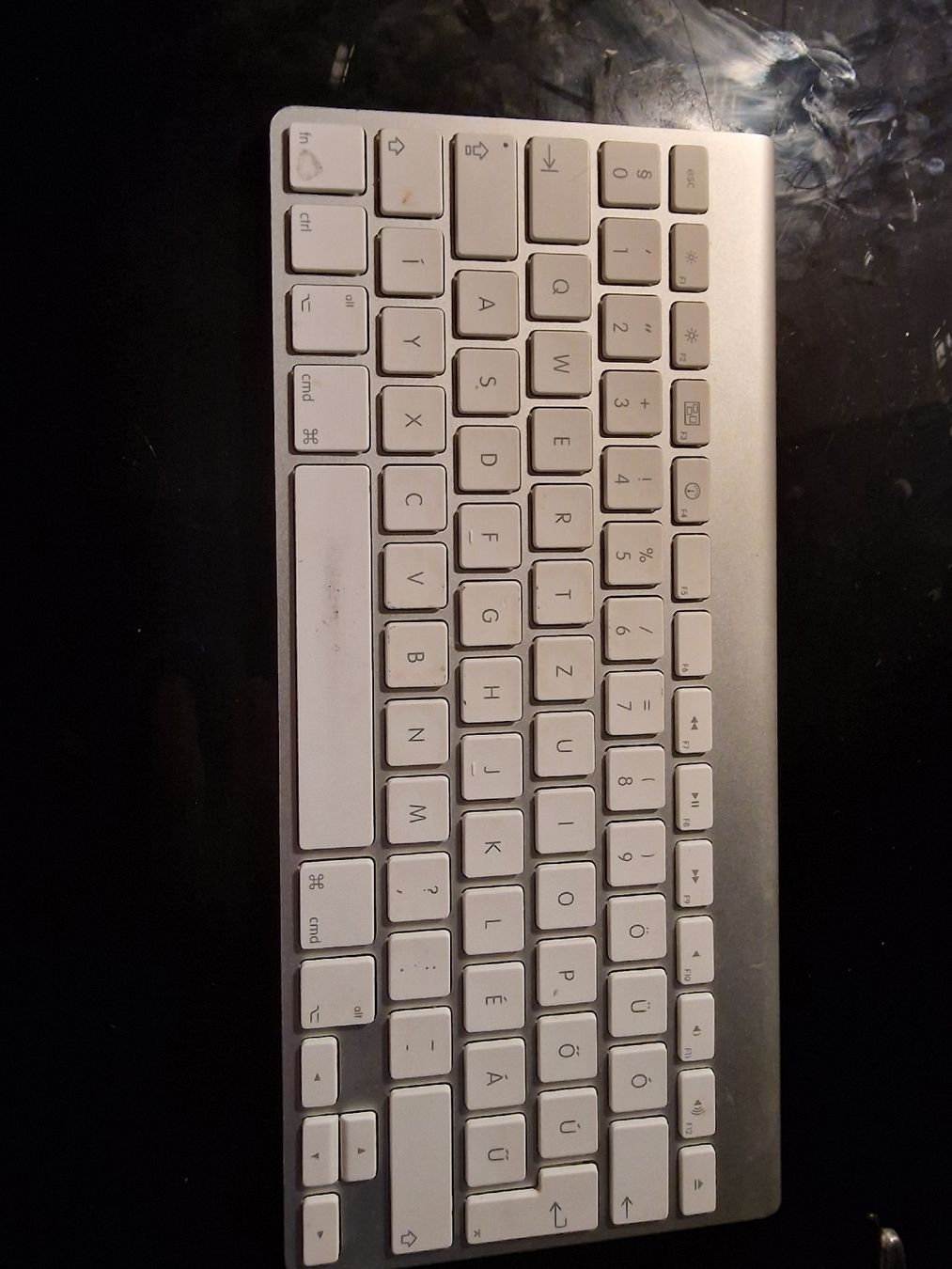 Apple Claviers: Apple Wireless Keyboard – D'occasion à Menziken par avzimiftari