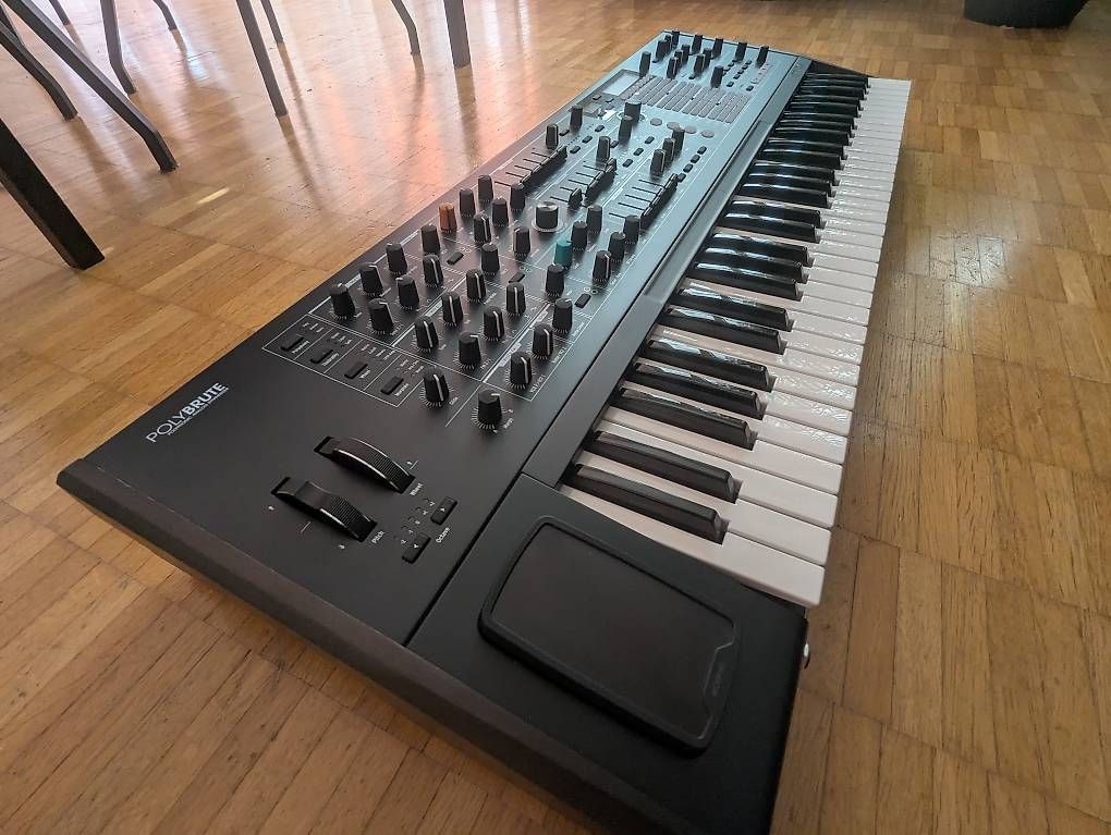 Arturia Strumenti musicali: Arturia PolyBrute Noir mit noch laufender Garantie – Usato da Zürich venduto da ChWu 4