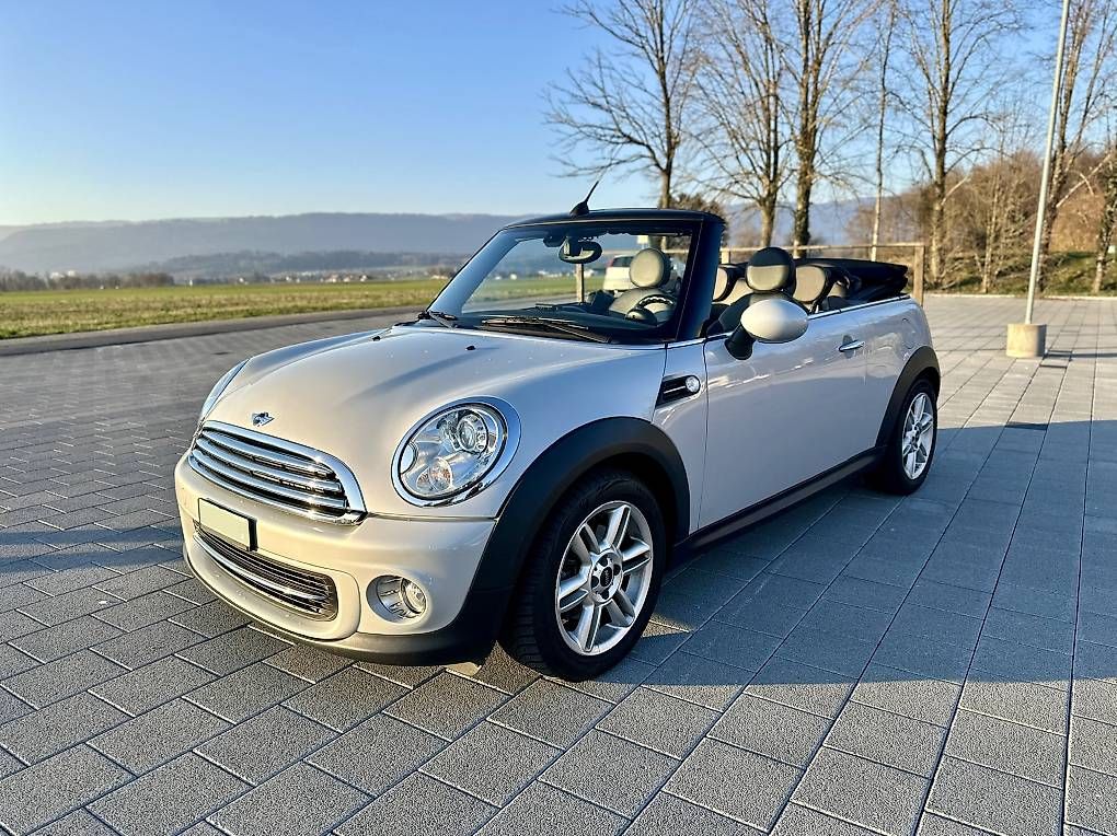 Mini Autos: Mini Cooper Cabrio weiss – Gebraucht aus Aegerten von